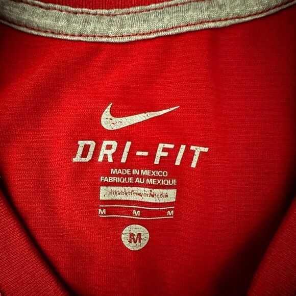 Nike ~ Set of 2 ~ Red Drifit Pullover Shirts ~ size Medium - Picture 5 of 16